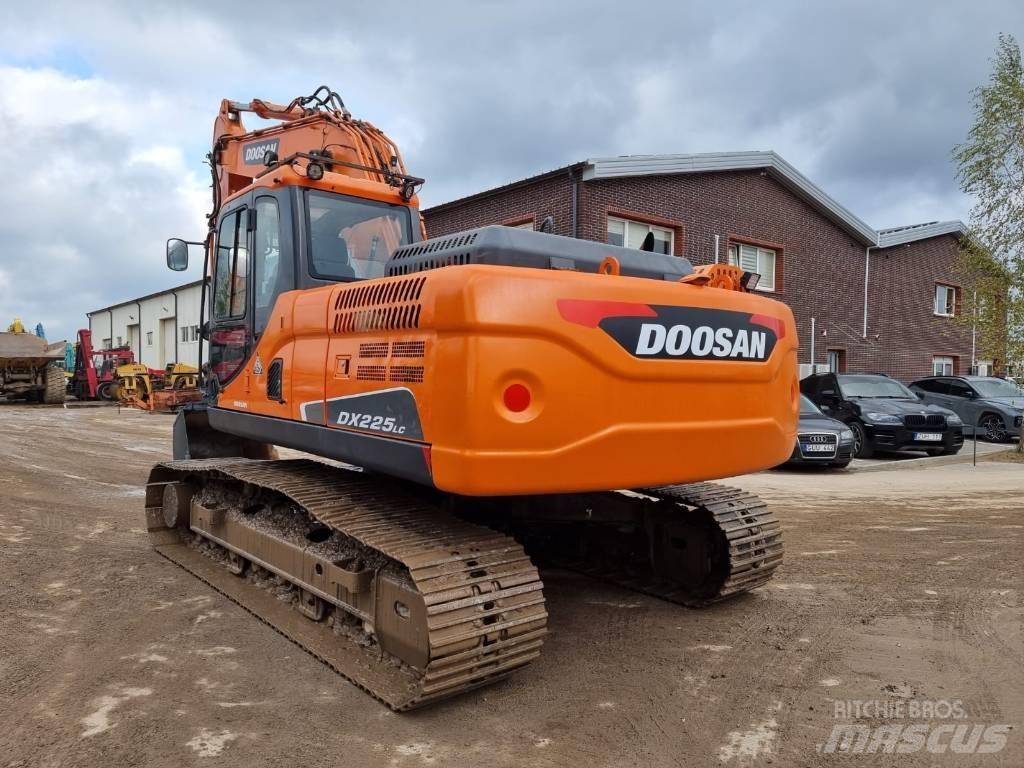 Doosan DX 225 LC-3 Excavatoare pe șenile
