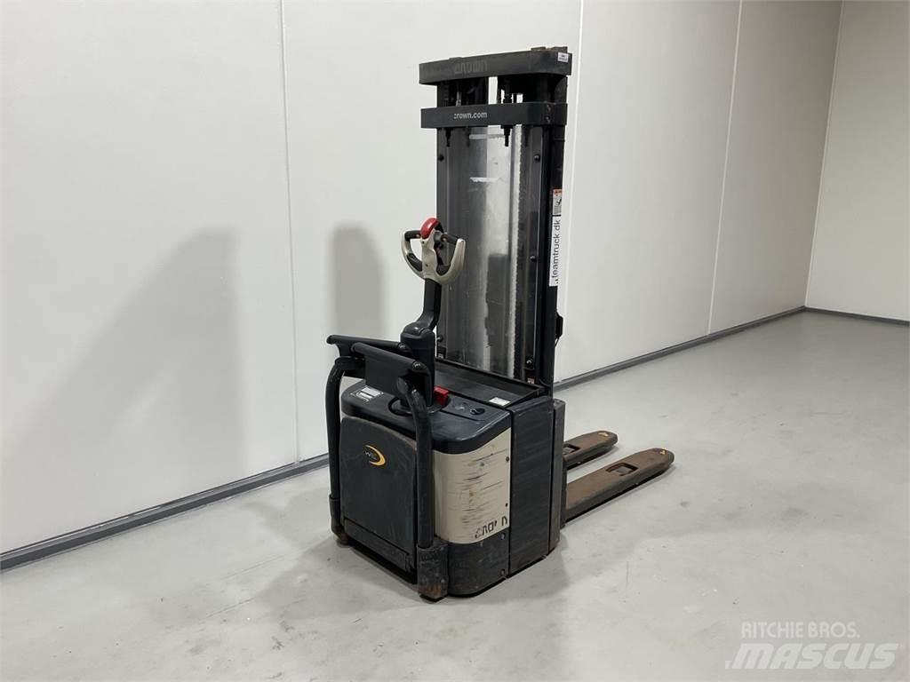 Crown WE2300S Transpaleti autopropulsanti