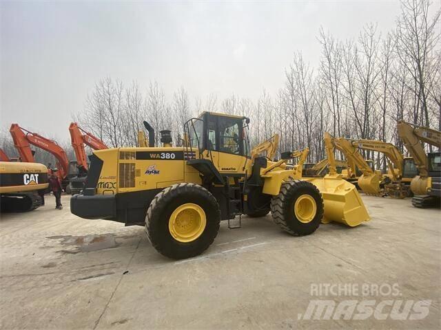 Komatsu WA380 Incarcator pe pneuri