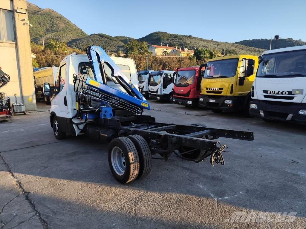 Iveco Daily 35-150 Camioane cu macara