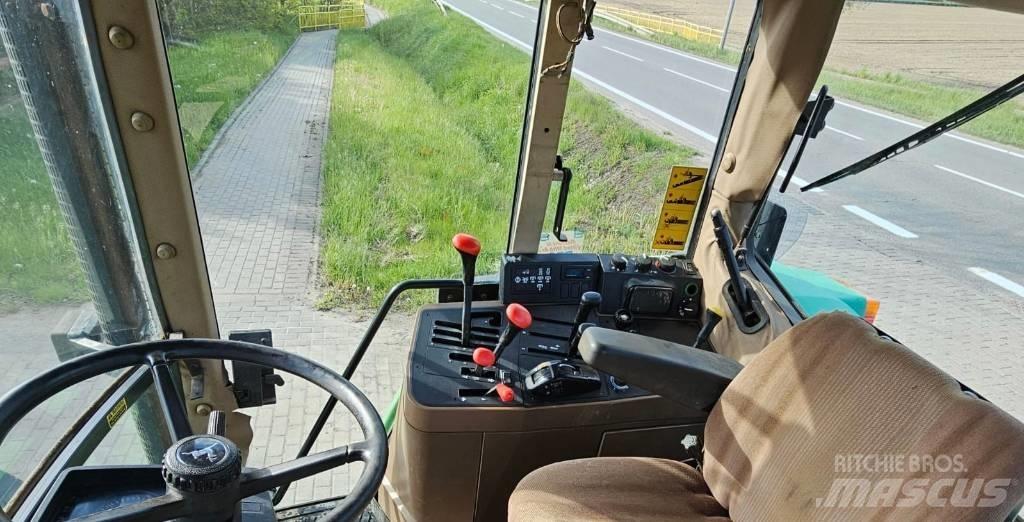 John Deere 6800 Tractoare