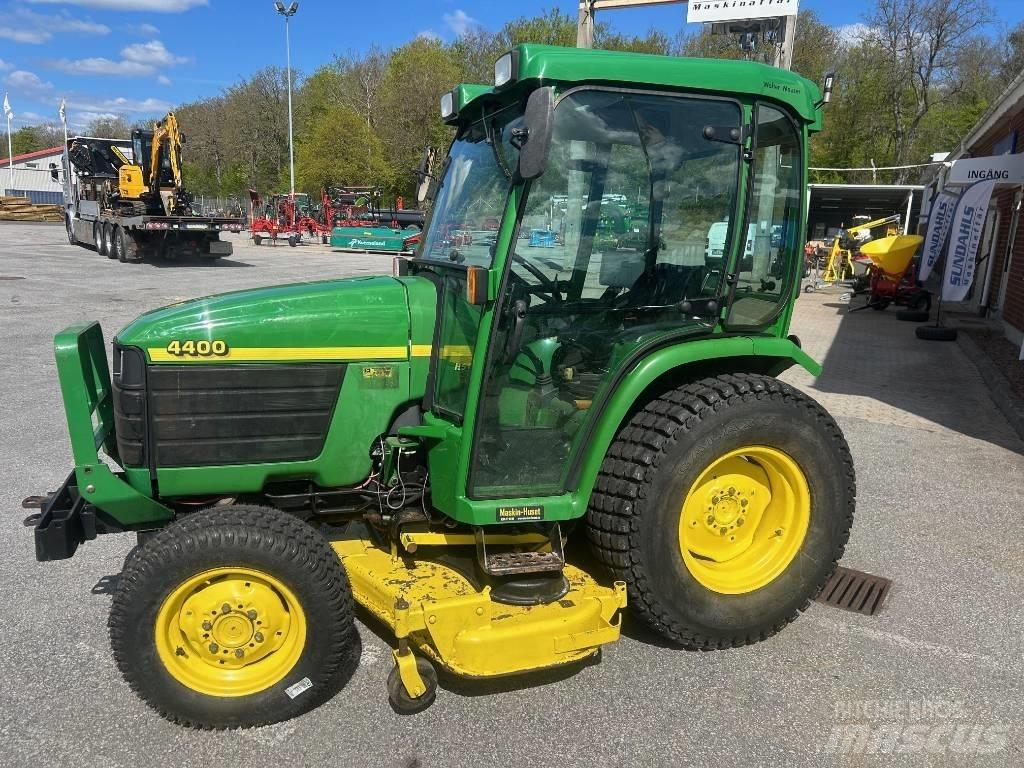 John Deere 4400 Tractoare compacte