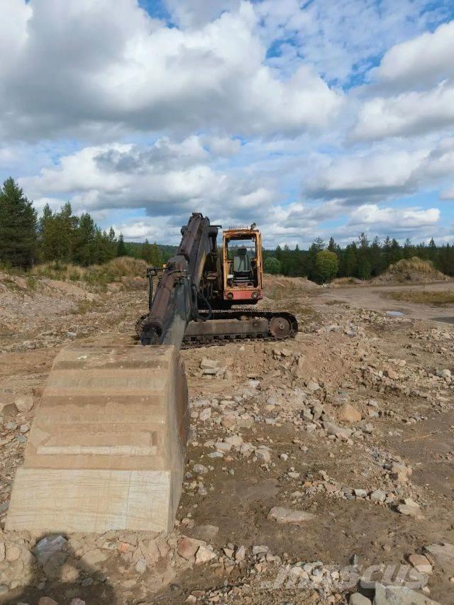 Åkerman 16 Excavatoare pe șenile
