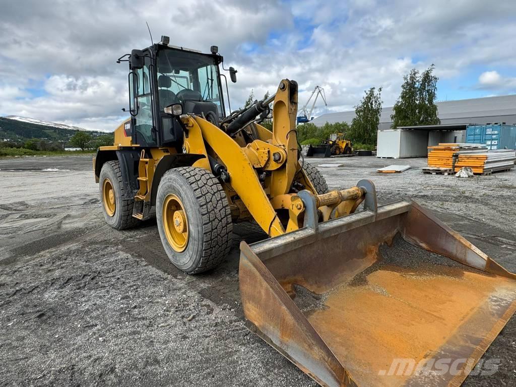 CAT 918 M Incarcator pe pneuri