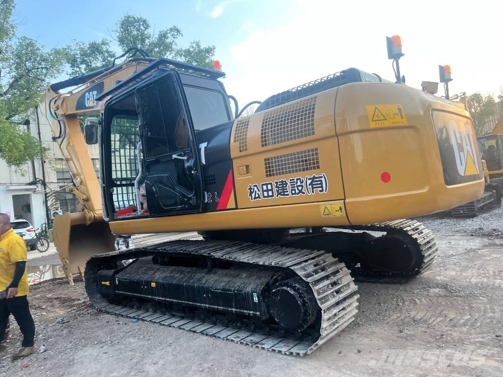 CAT 324 D2L Excavatoare pe șenile
