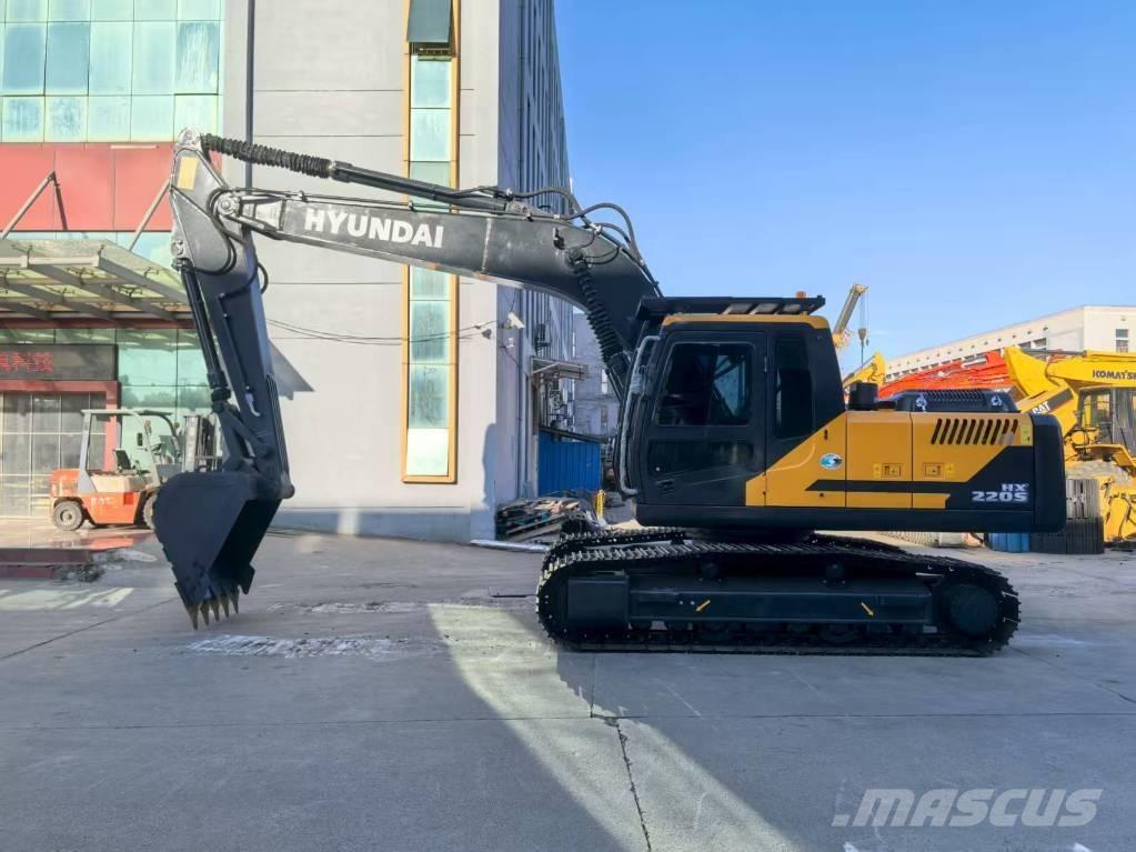 Hyundai HX 220 Excavatoare pe șenile
