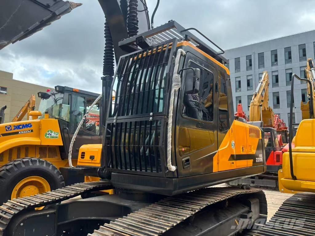 Hyundai HX 220 Excavatoare pe șenile
