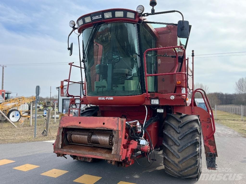 Case IH 2388 Combine de secerat