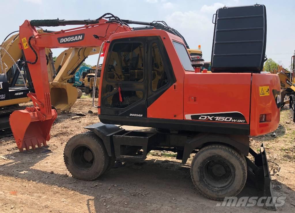 Doosan DX150W Excavatoare pe șenile

