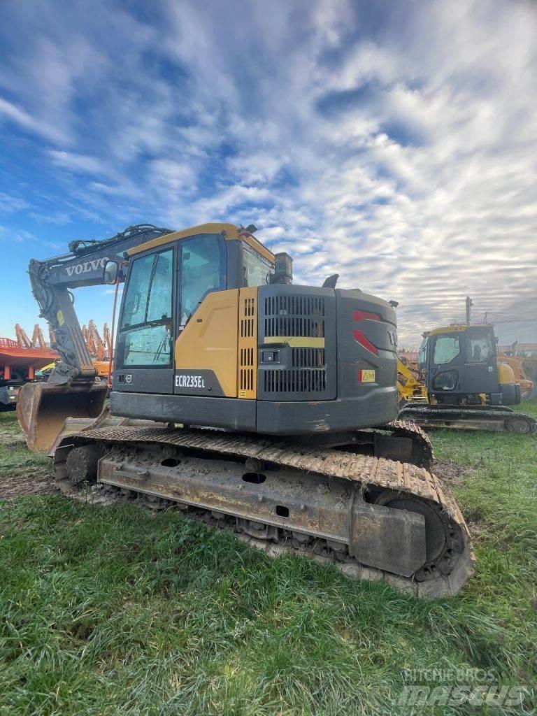 Volvo ECR 235 E Excavatoare pe șenile
