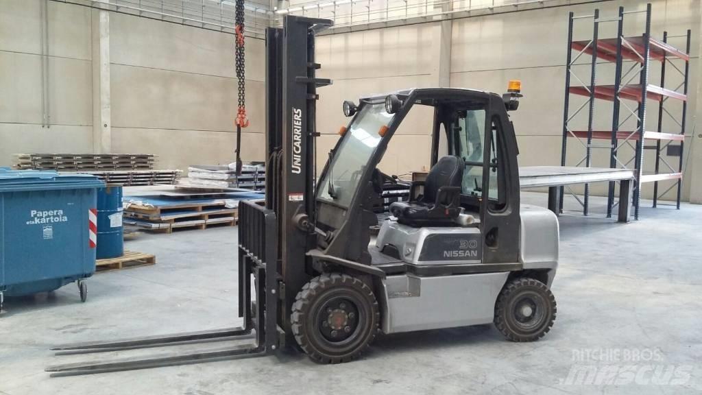 Nissan FGD02A30Q Stivuitor diesel