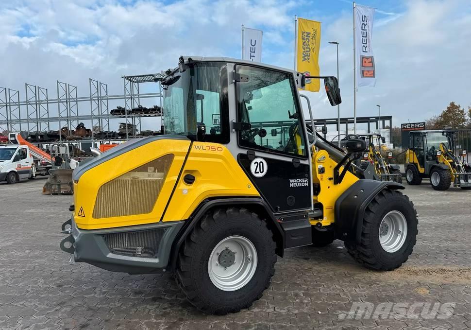 Wacker Neuson WL 750 Incarcator pe pneuri