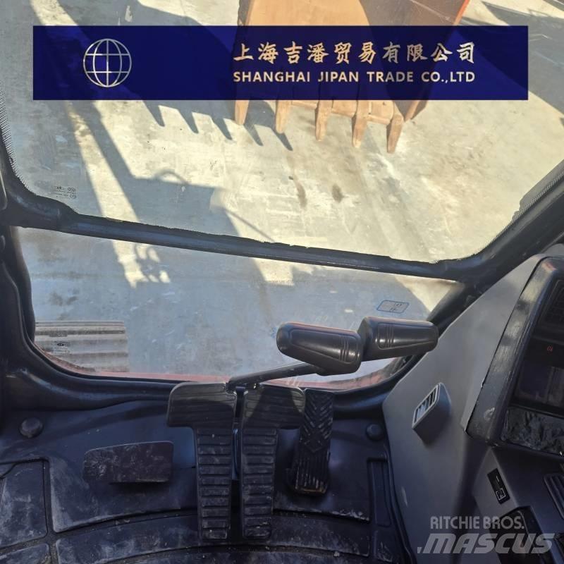 Doosan DX 225 Excavatoare pe șenile
