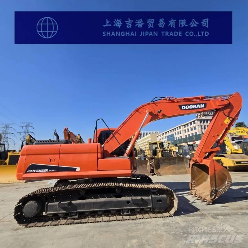Doosan DX 225 Excavatoare pe șenile

