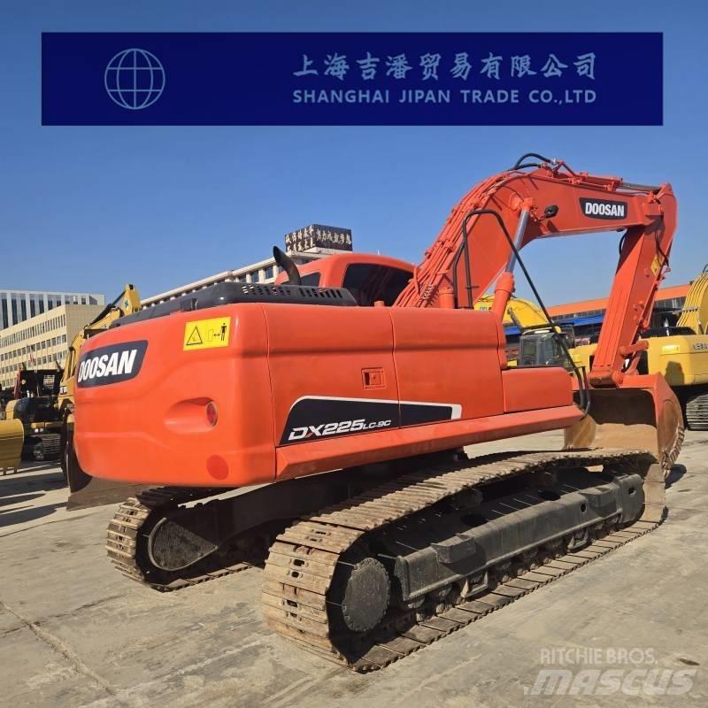 Doosan DX 225 Excavatoare pe șenile
