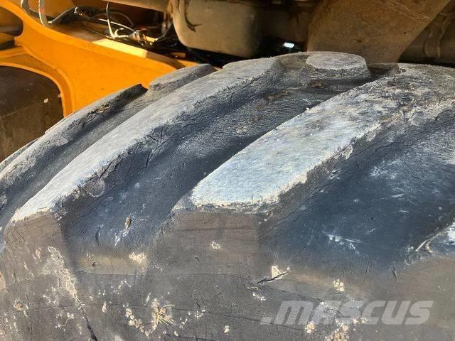 JCB 3 CX Buldoexcavatoare