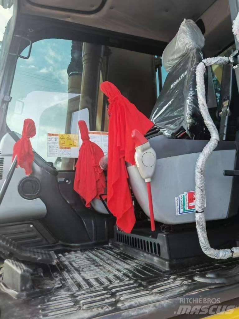 Komatsu 200-8 Excavatoare pe șenile
