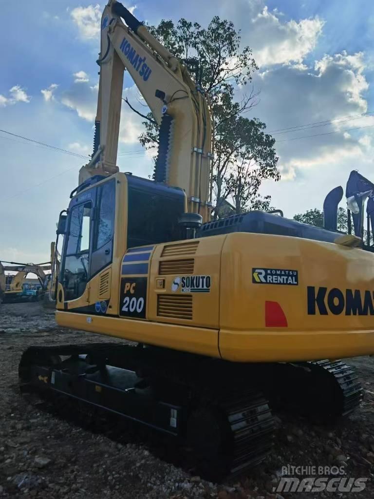 Komatsu 200-8 Excavatoare pe șenile
