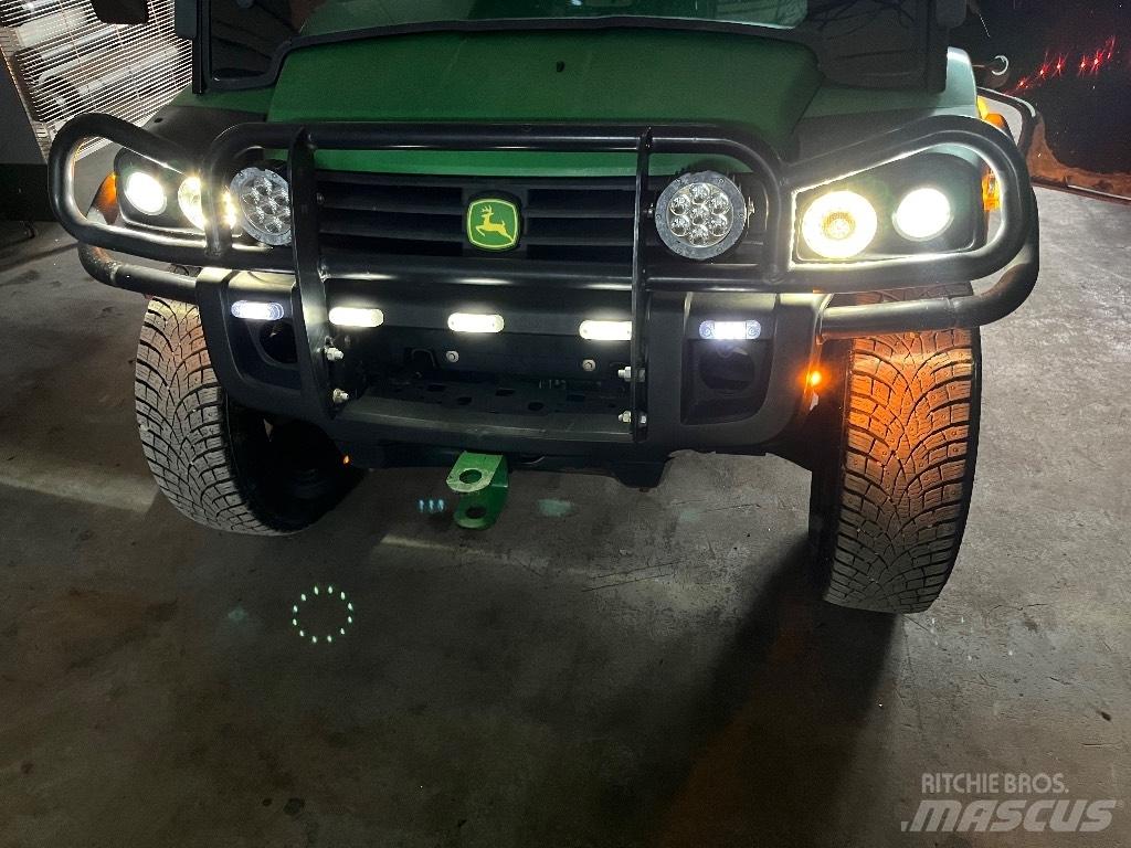 John Deere 855 D UTV-uri