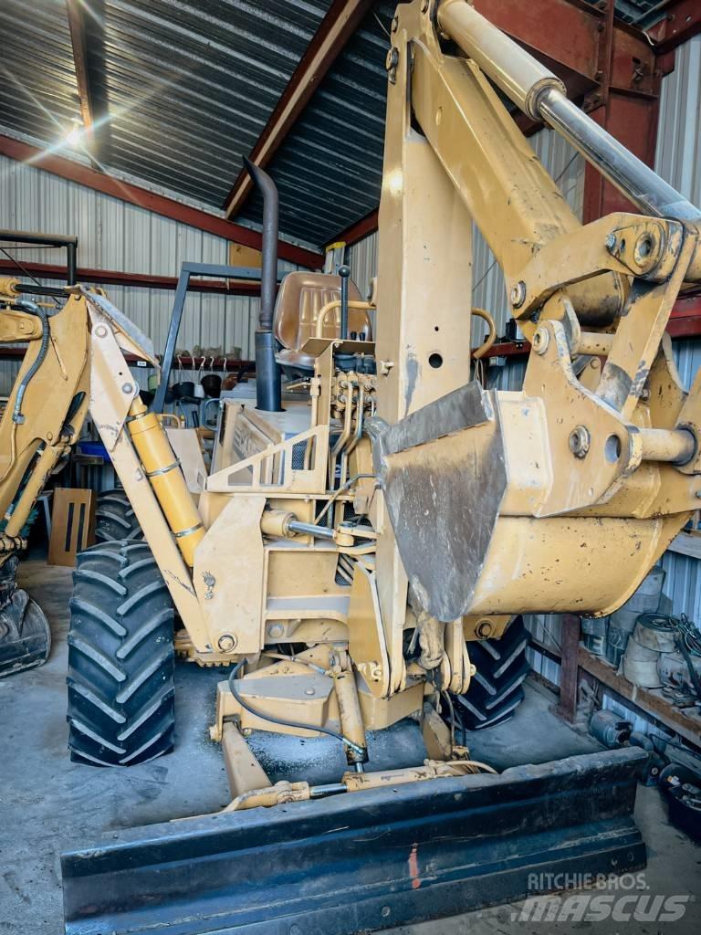 CASE 860 Excavatoare de santuri