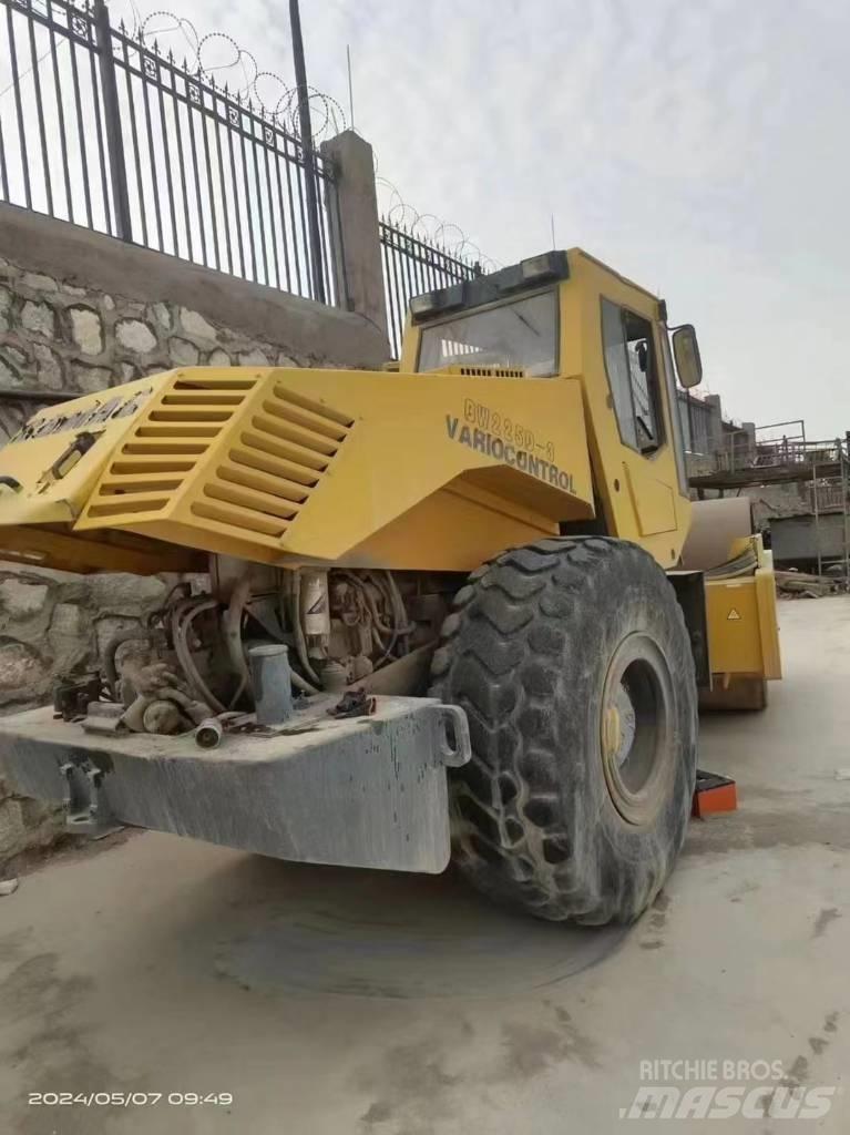Bomag bw225d-3 Compactoare monocilindrice
