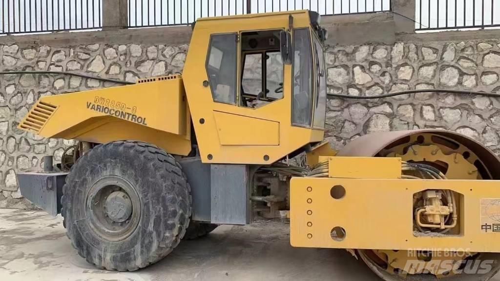 Bomag bw225d-3 Compactoare monocilindrice
