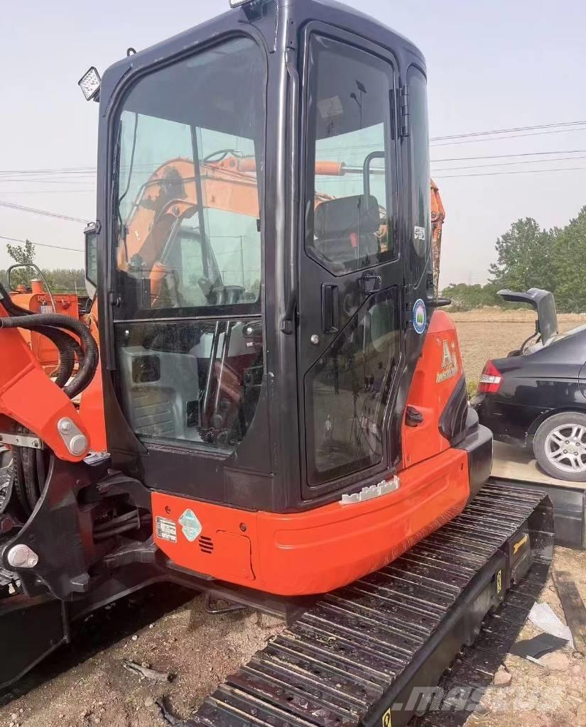 Kubota 161 Excavatoare pe șenile
