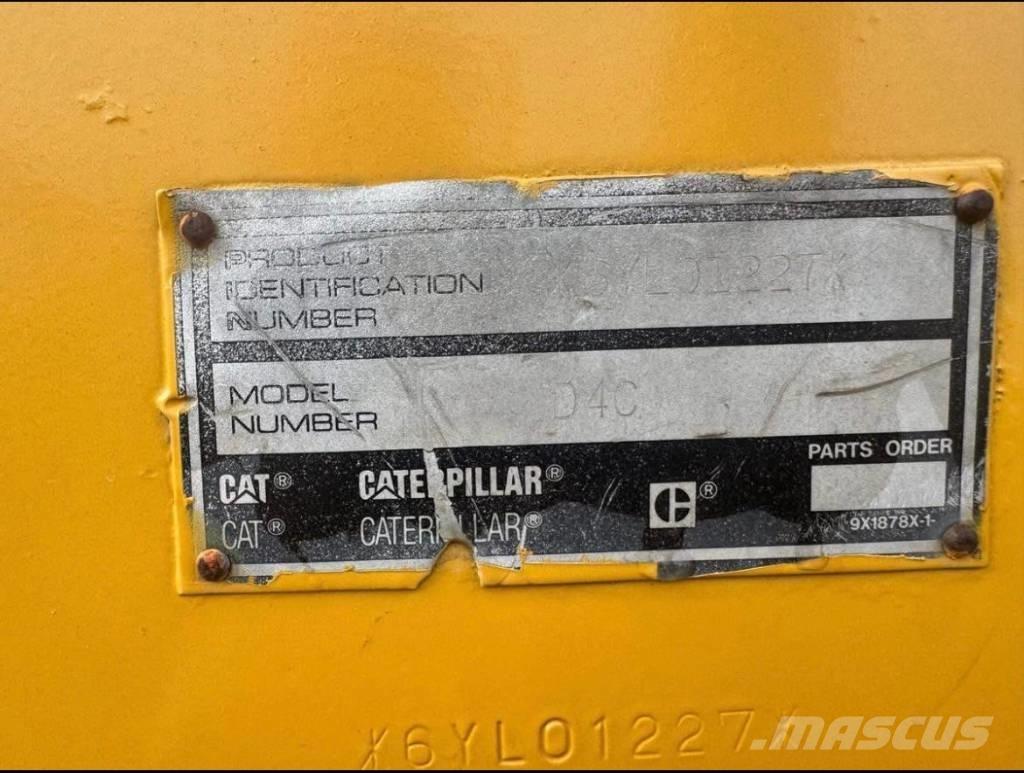 CAT D4C3 Buldozere pe senile