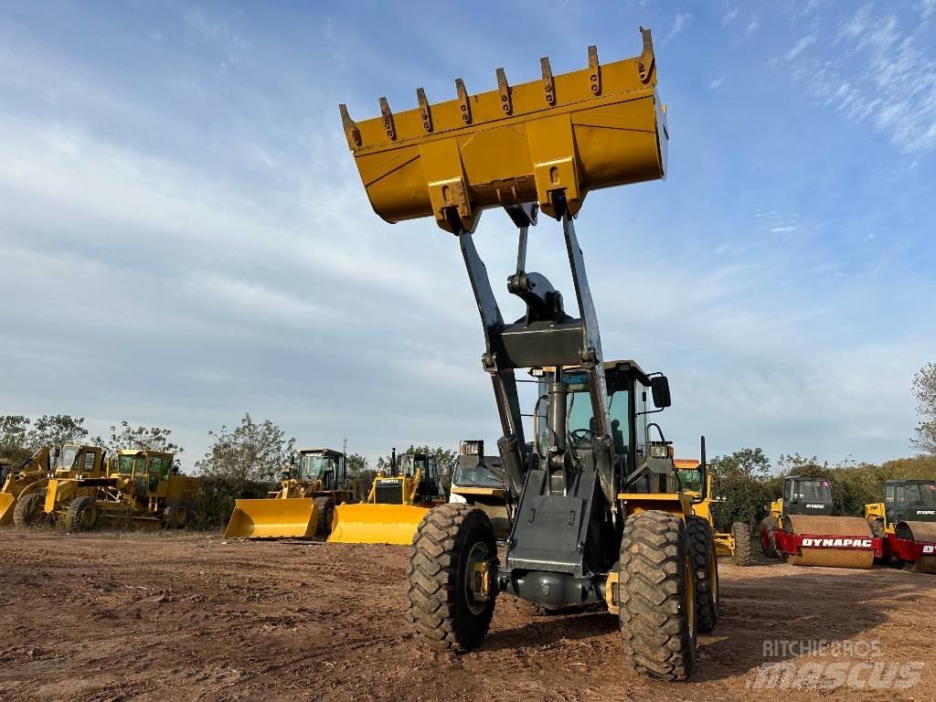 XCMG LW 500 F Incarcator pe pneuri