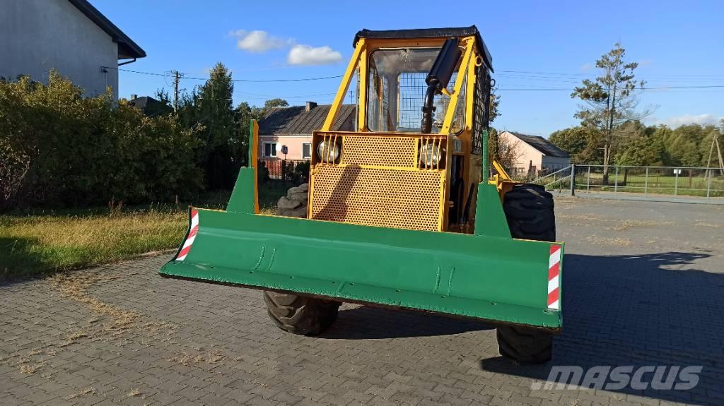 LKT 81 Utilaje de manevrarea a bustenilor