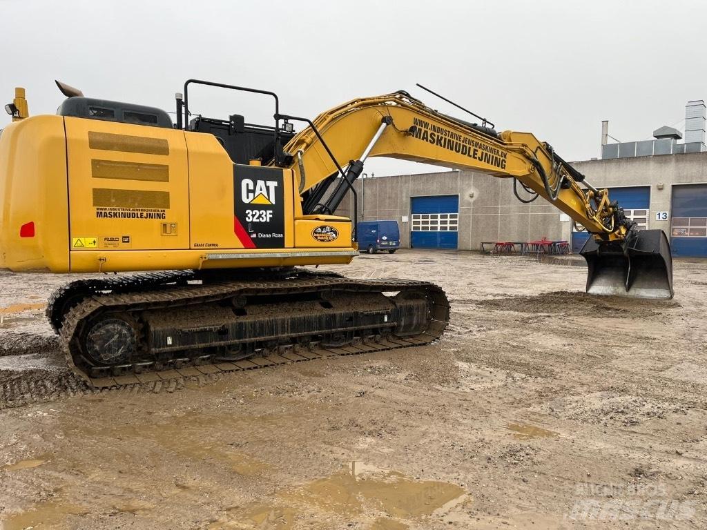 CAT 323 F L Excavatoare pe șenile
