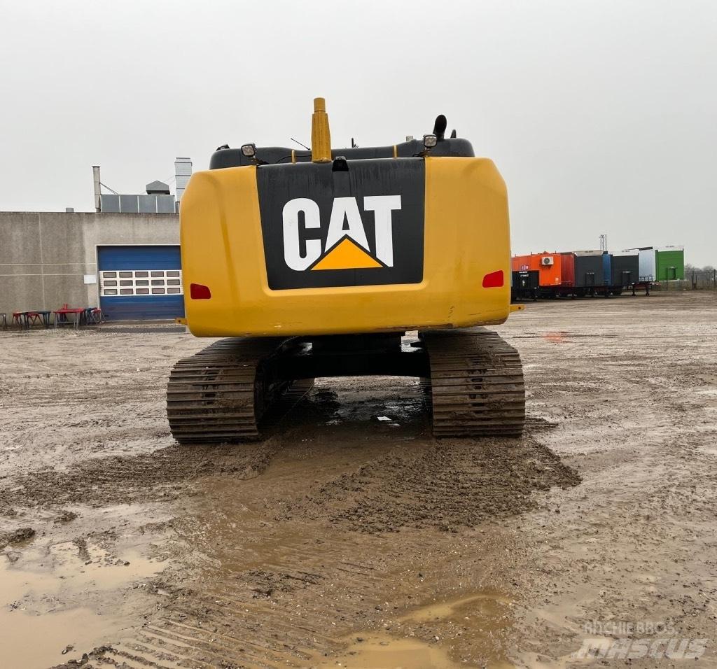 CAT 323 F L Excavatoare pe șenile

