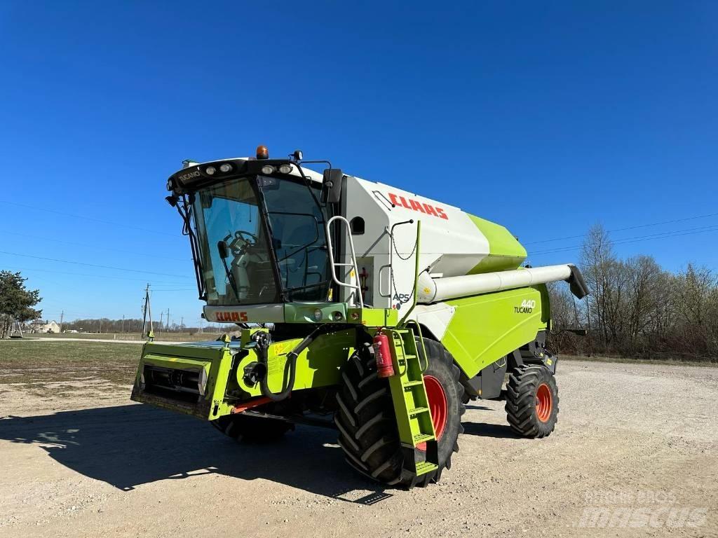 CLAAS Tucano 440 Combine de secerat