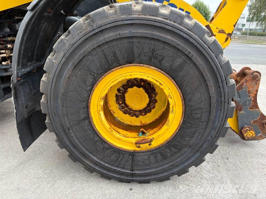 Komatsu WA380-8 Incarcator pe pneuri