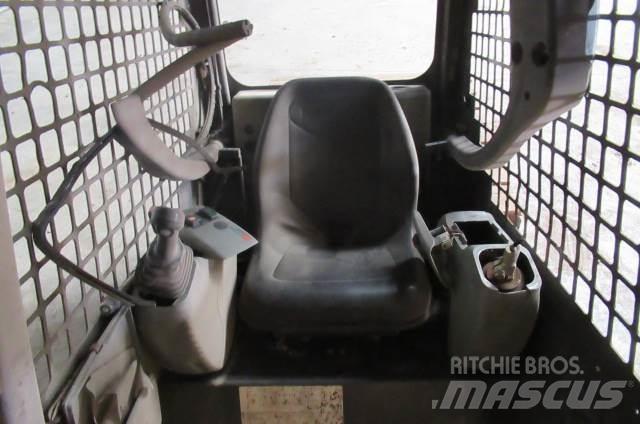 Komatsu SK714 Cabine si interior
