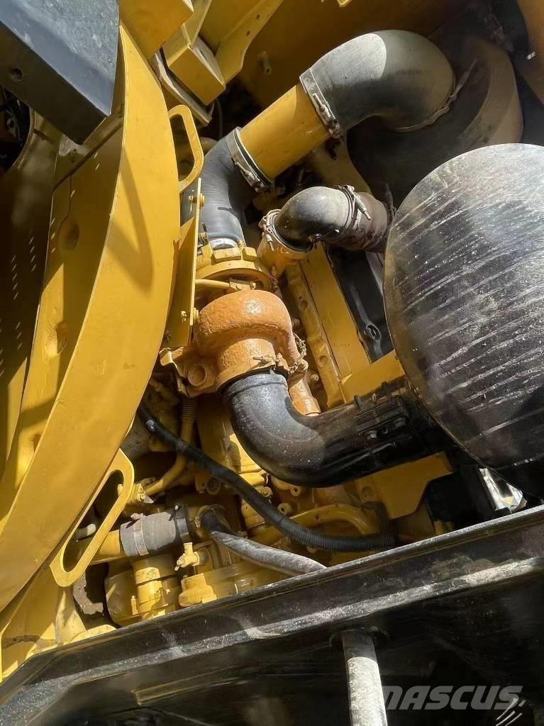 CAT 966 Excavatoare cu roti