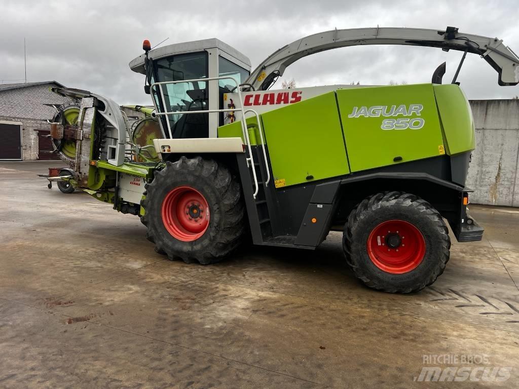 CLAAS Jaguar 850 Culegatoare de nutret