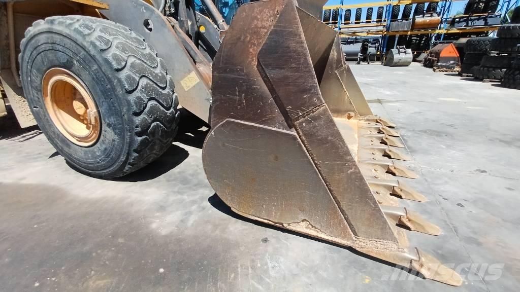 Volvo L 180 F Incarcator pe pneuri