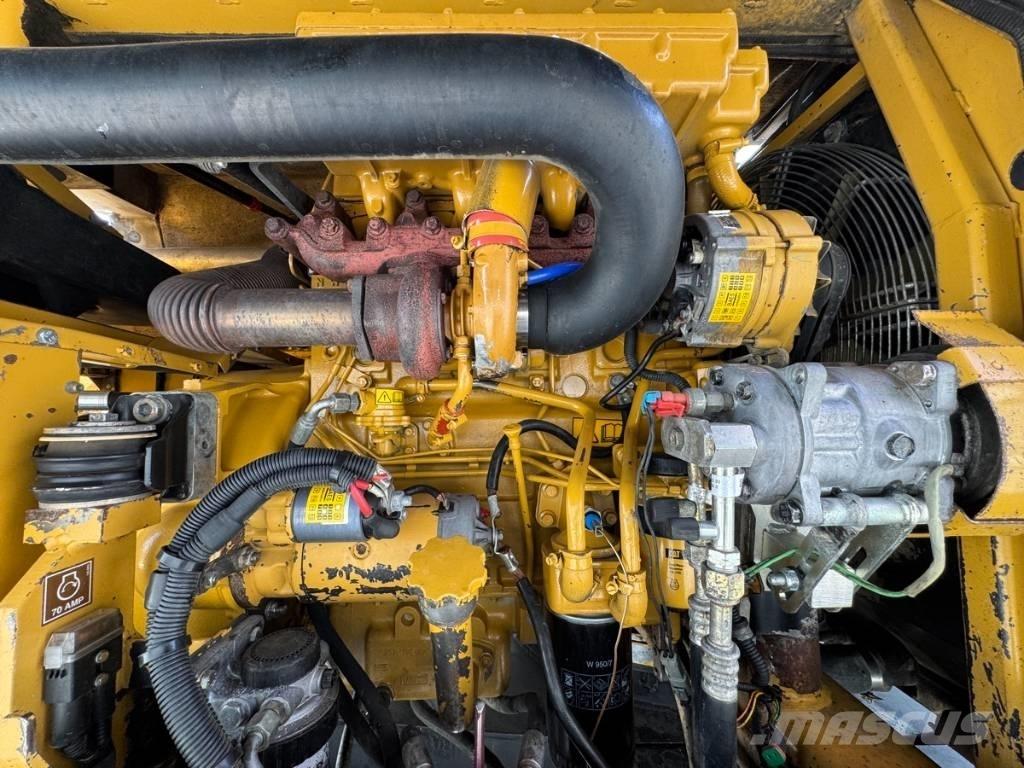 CAT M 315 Excavatoare cu roti