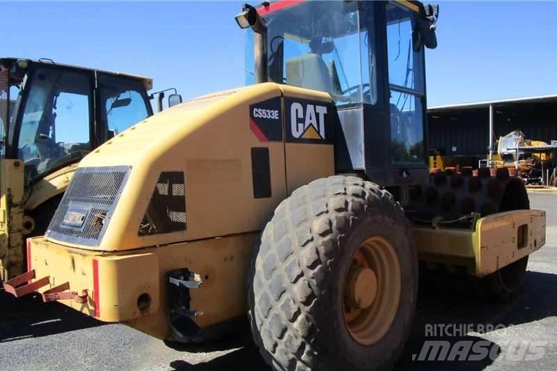 CAT CP533E Cilindri compactori micsti