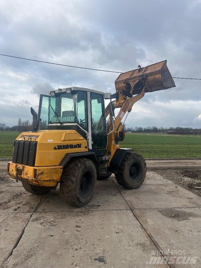Liebherr 507 Incarcator pe pneuri