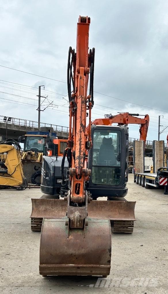 Hitachi Zaxis 85 USB Excavatoare 7t - 12t