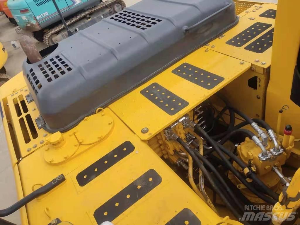 Komatsu 220-8 Excavatoare pe șenile
