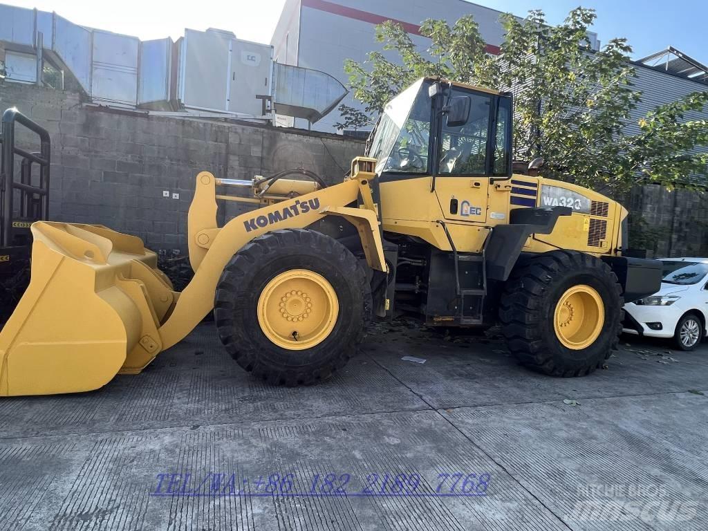 Komatsu WA320 Incarcator pe pneuri