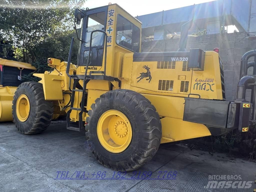 Komatsu WA320 Incarcator pe pneuri