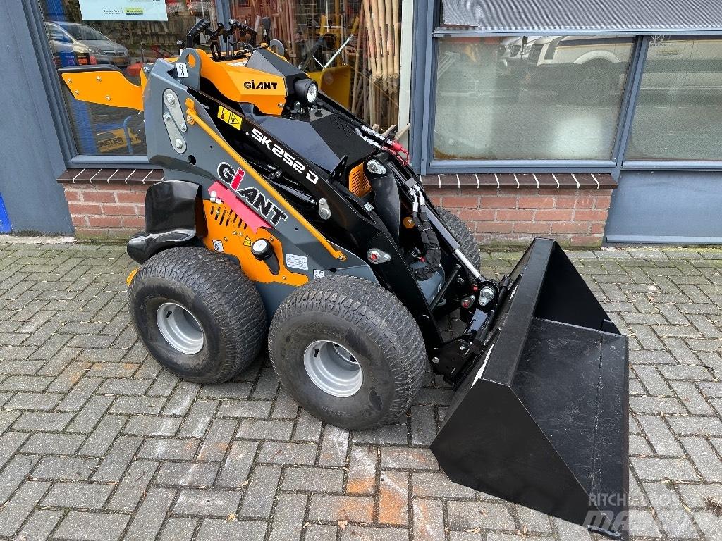 GiANT SK252D Incarcatoare multifunctionale