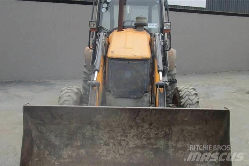 JCB 3DX4 Buldoexcavatoare