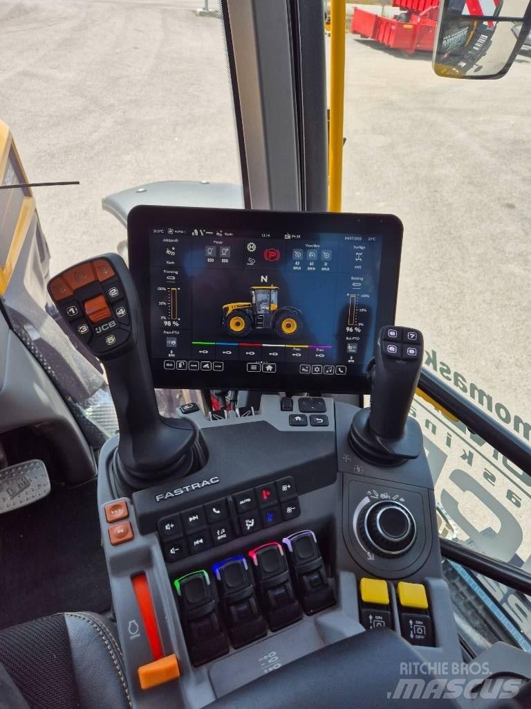 JCB Fastrac 4220 Tractoare