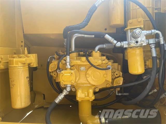 CAT 320D2 Excavatoare pe șenile
