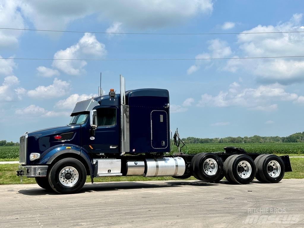 Peterbilt 567 Autotractoare